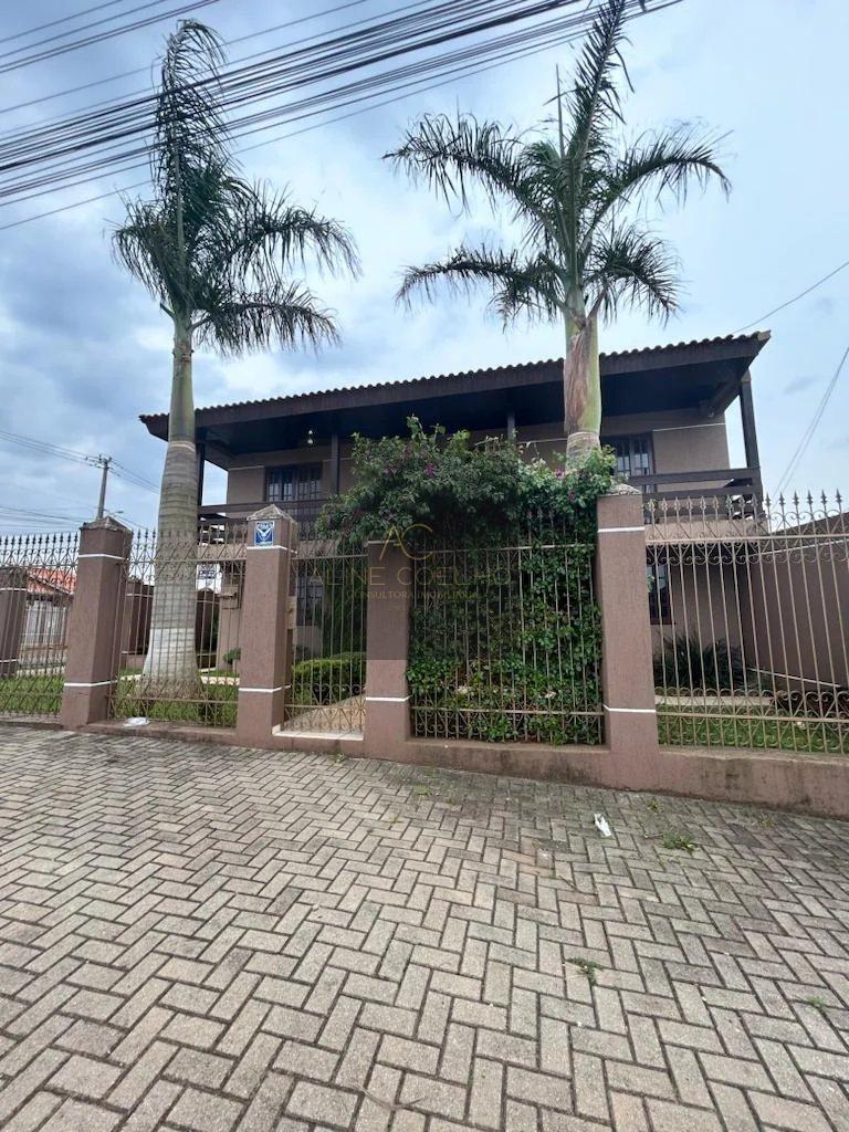 Sobrado à venda em Ponta Grossa, Uvaranas, com 5 quartos, 309,80m²
